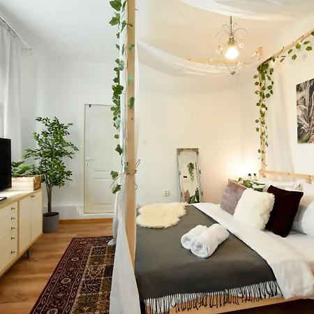 Timeless Elegance & Modern Comfort- Premium In The Heart Of The