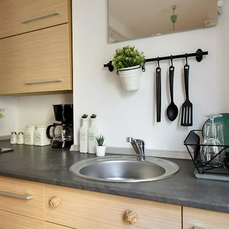 Timeless Elegance & Modern Comfort- Premium In The Heart Of The *