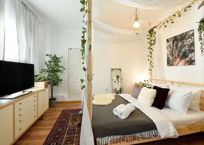 Timeless Elegance & Modern Comfort- Premium In The Heart Of The