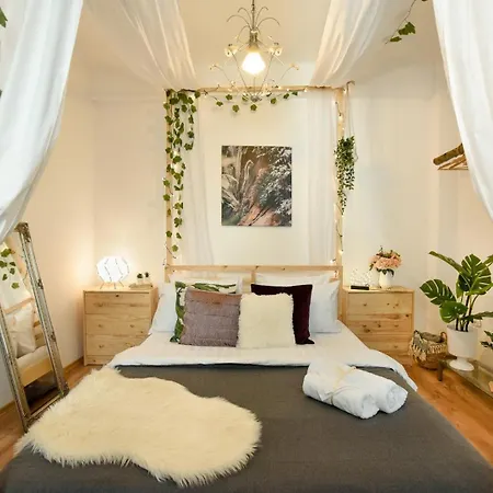 公寓 Timeless Elegance & Modern Comfort- Premium In The Heart Of The 布加勒斯特