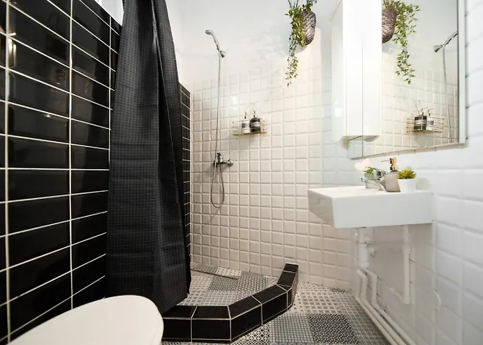 Timeless Elegance & Modern Comfort- Premium In The Heart Of The *